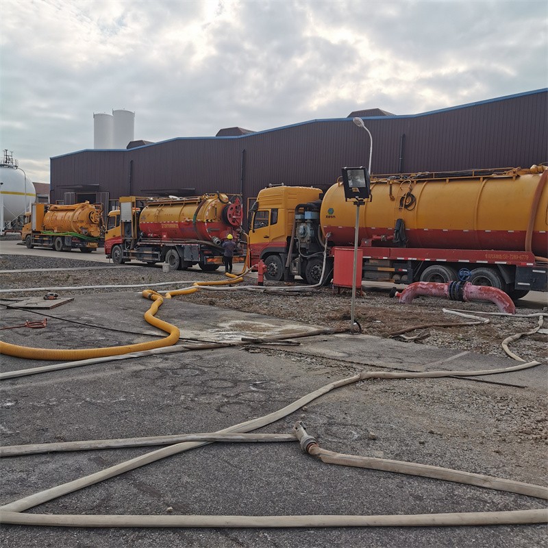 达坂城污水池清理