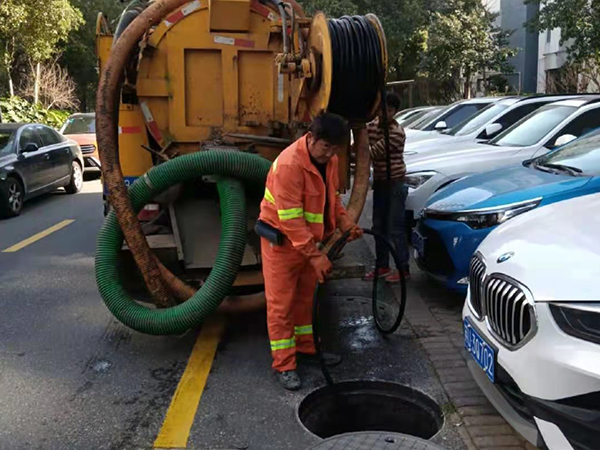 达坂城排污管道清淤